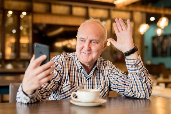 Comment optimiser votre profil LinkedIn pour une carrière dans la recherche en nanotechnologie ?