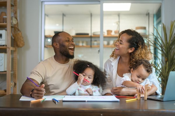Les meilleures stratégies pour élever des enfants heureux
